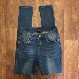 Fashion nova skinny jeans size 2
